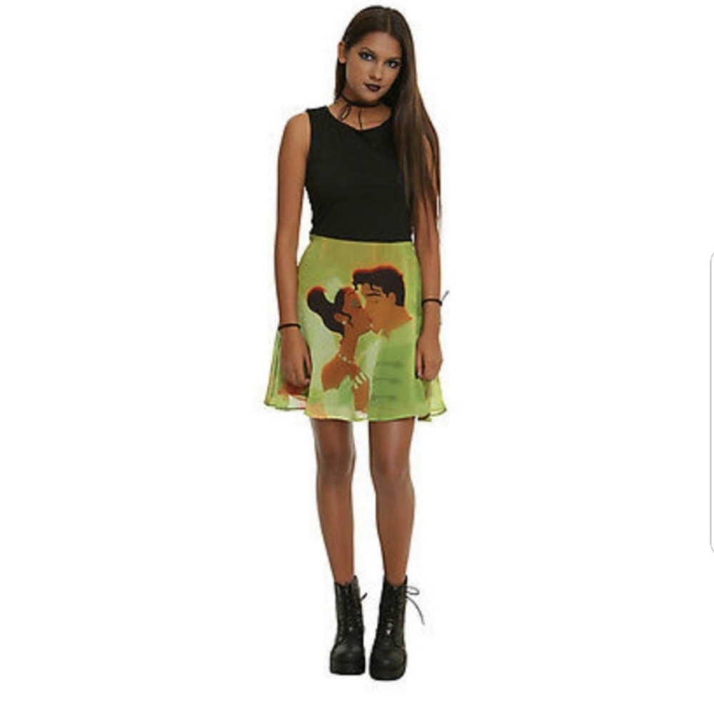 Disney princess Tiana kissing dress princess and the frog size s